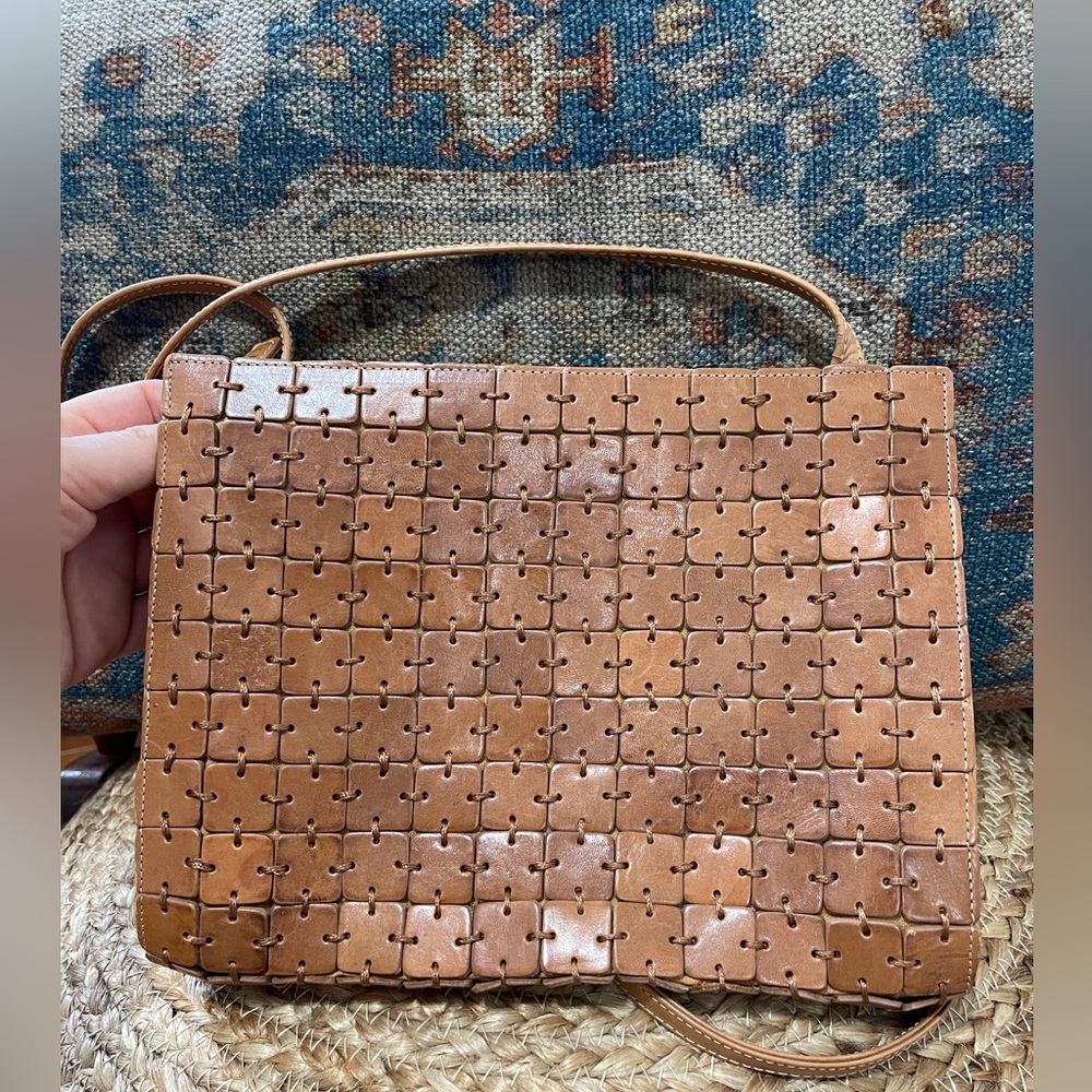 Leather CEM shoulder bag for women missing tag - Picture 3 of 10